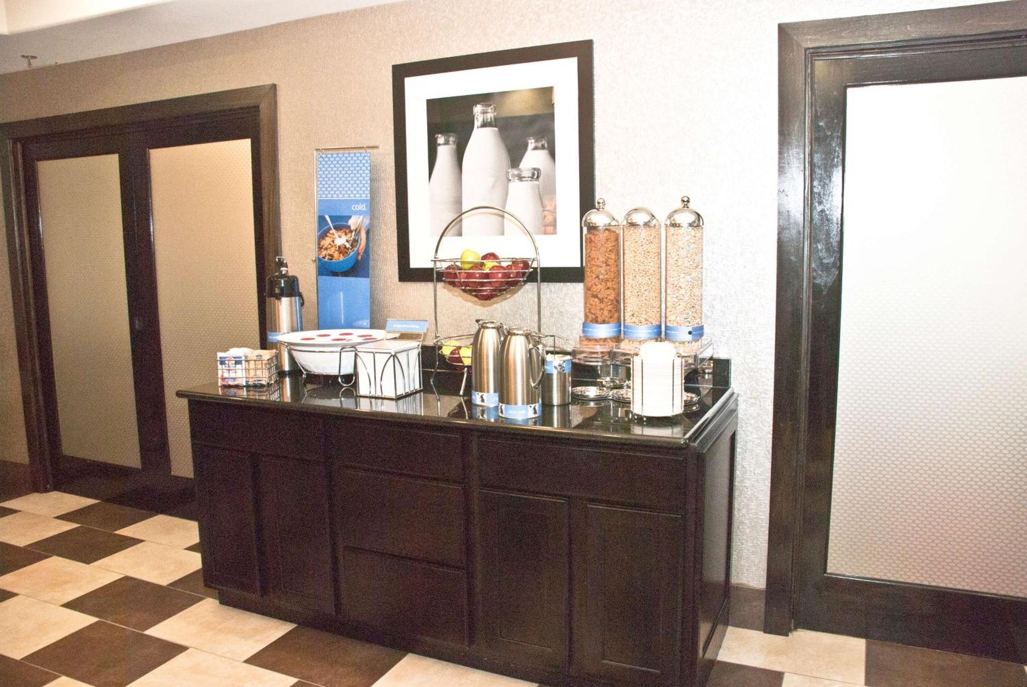 Hampton Inn Maumelle Restaurante foto